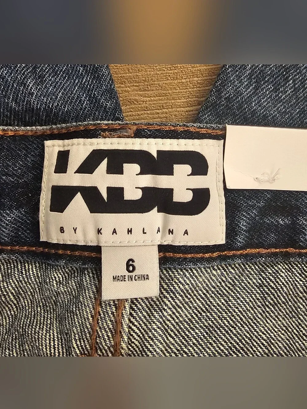 NWT KBB by KAHLANA Women's Mid-Rise Wide Barrel Leg Jean - Dark Wash Size 6 - Picture 6 of 7